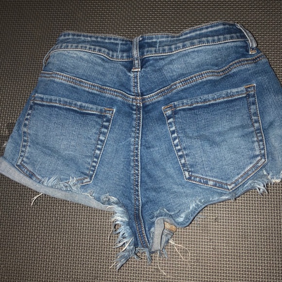 High rise Shorts - Picture 2 of 2